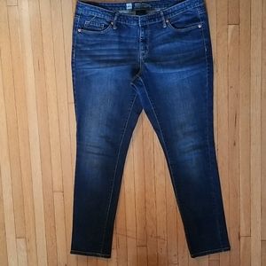 Pre-loved comfy jeans.